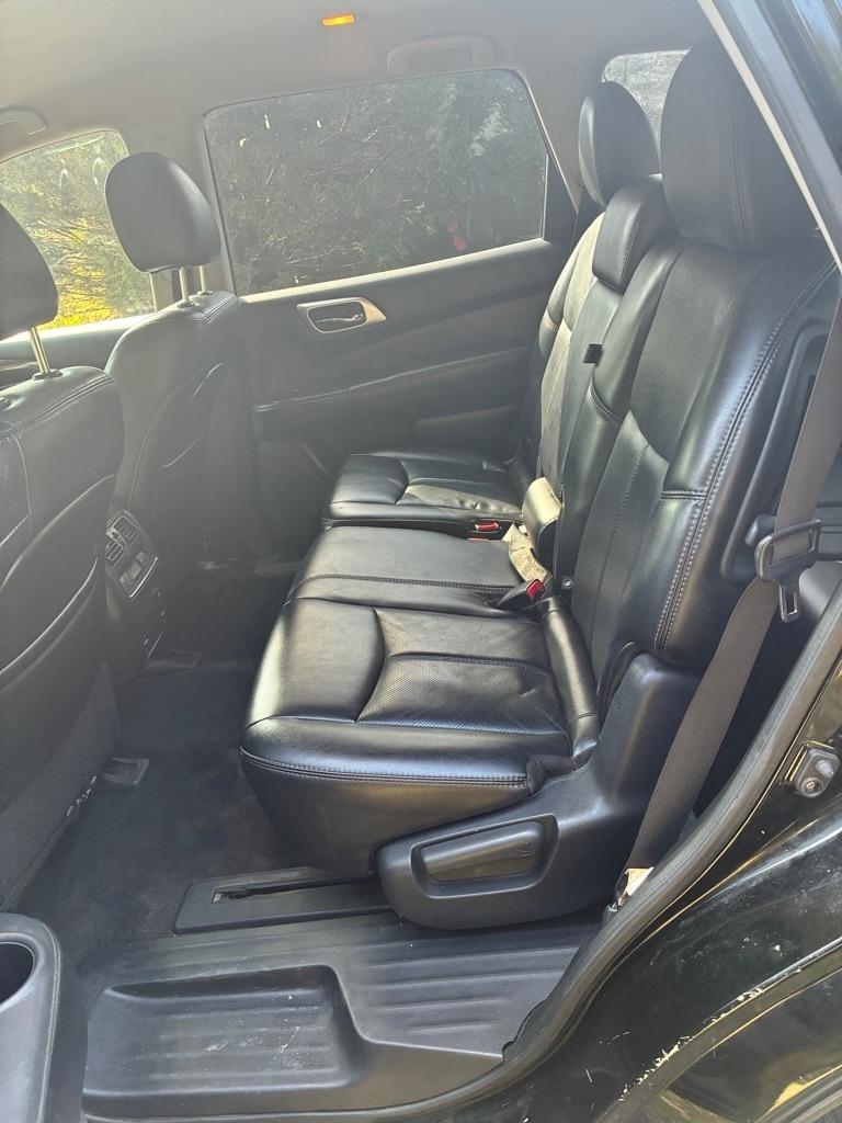 Nissan Pathfinder 2WD 4dr Platinum 2014