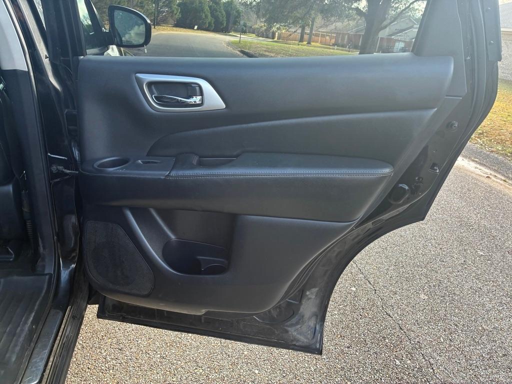 Nissan Pathfinder 2WD 4dr Platinum 2014