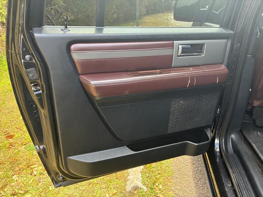 Ford Expedition EL 2WD 4dr Platinum 2015