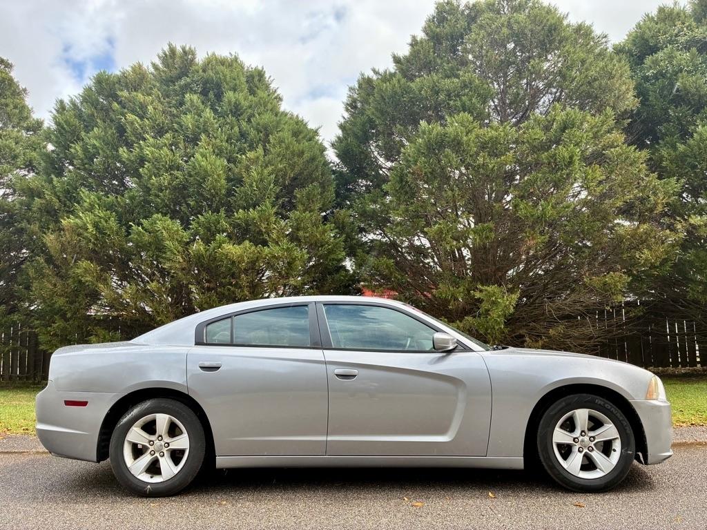 Dodge Charger 4dr Sdn SE RWD 2013