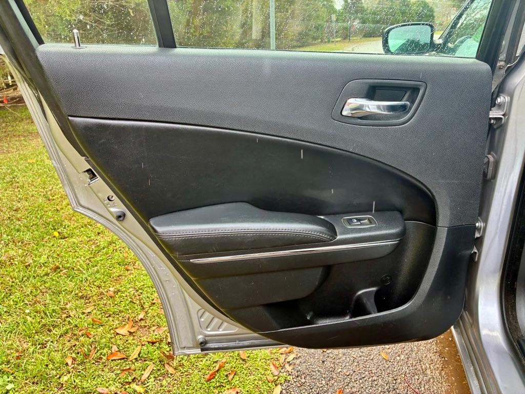 Dodge Charger 4dr Sdn SE RWD 2013