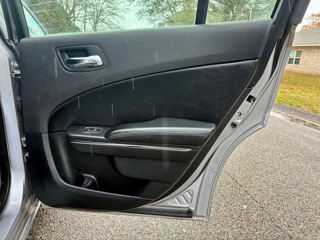 Dodge Charger 4dr Sdn SE RWD 2013