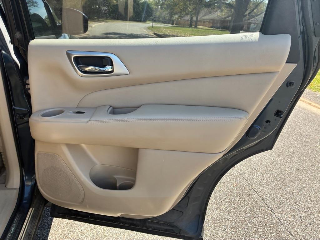 Nissan Pathfinder 2WD 4dr SL 2014