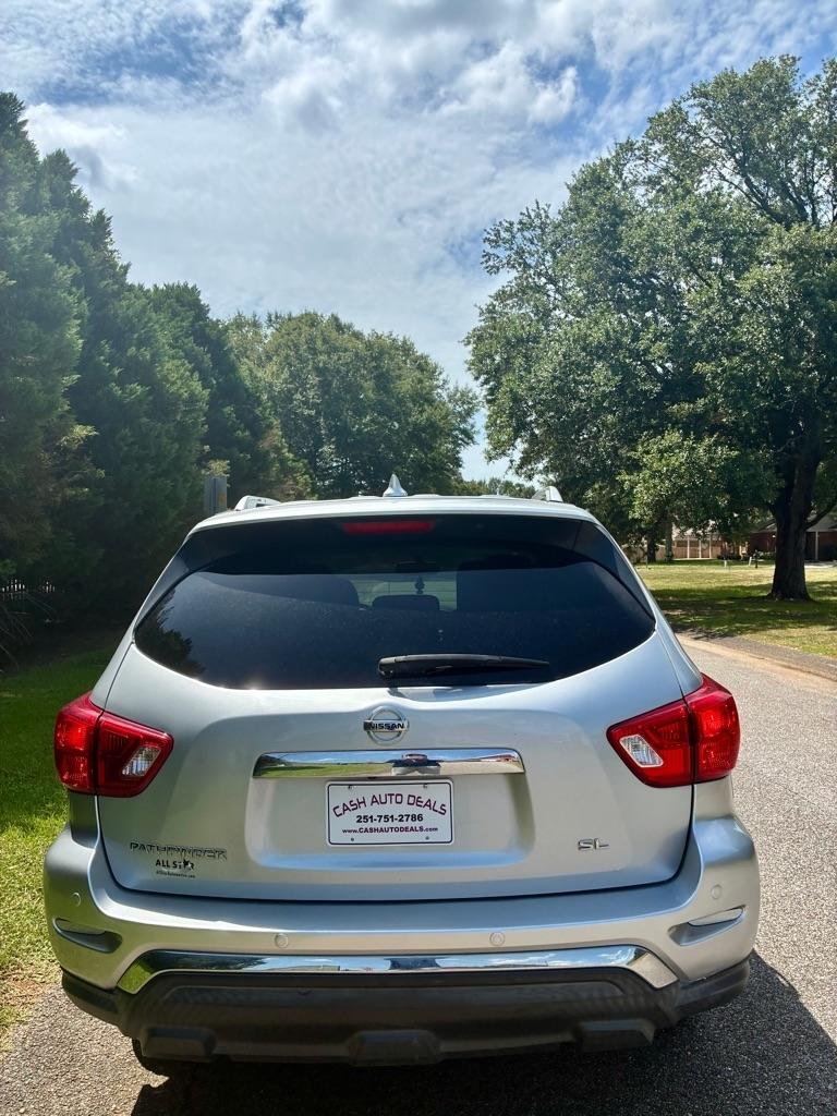 Nissan Pathfinder FWD SL 2019