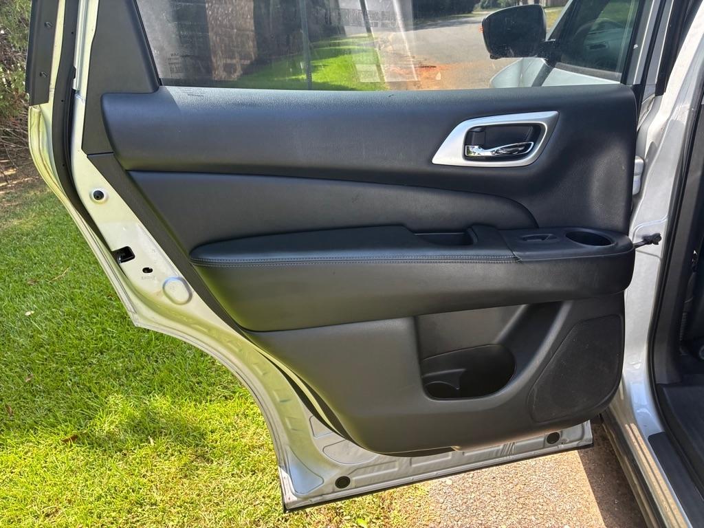 Nissan Pathfinder FWD SL 2019