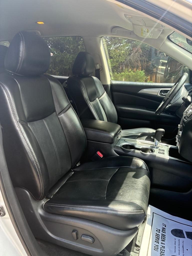 Nissan Pathfinder FWD SL 2019