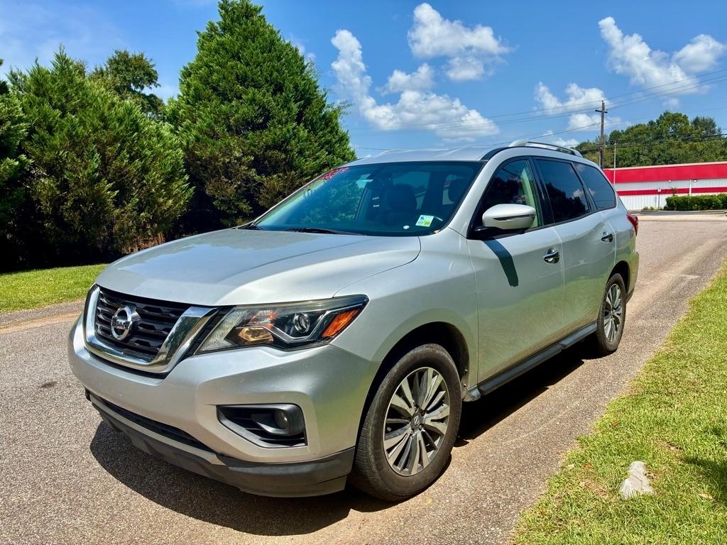 Nissan Pathfinder FWD SL 2019