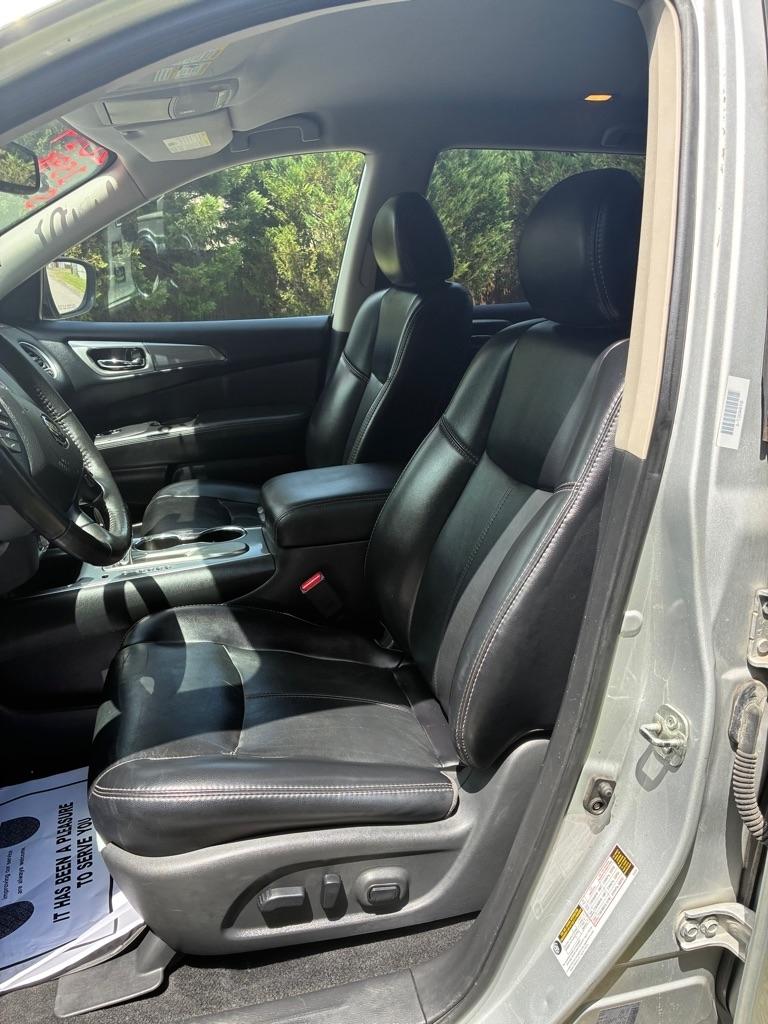 Nissan Pathfinder FWD SL 2019