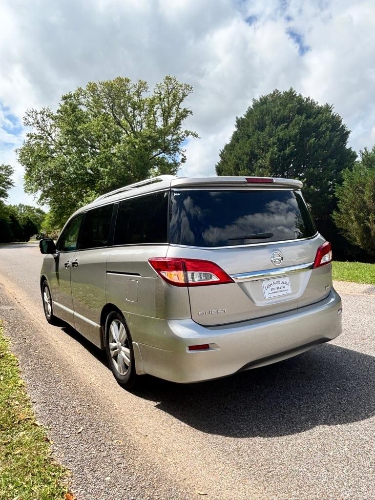 Nissan Quest 4dr LE 2012
