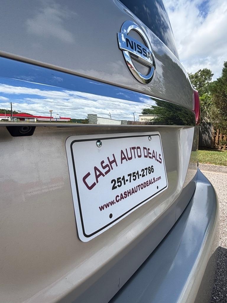 Nissan Quest 4dr LE 2012