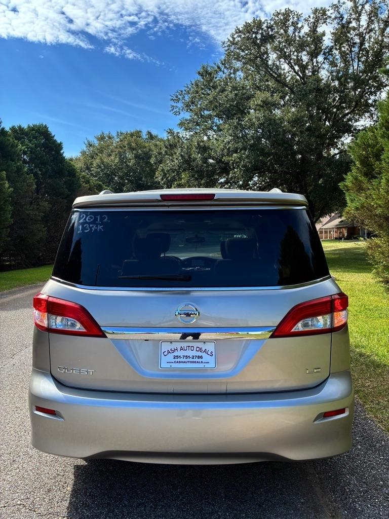 Nissan Quest photo 10
