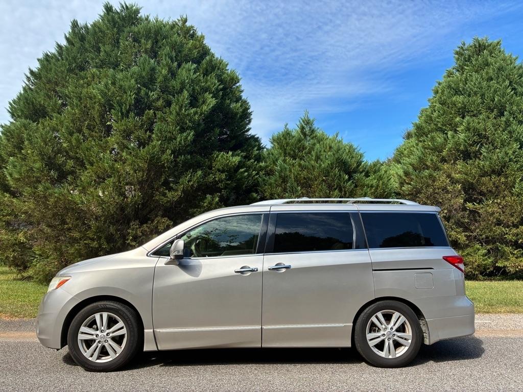 Nissan Quest photo 11