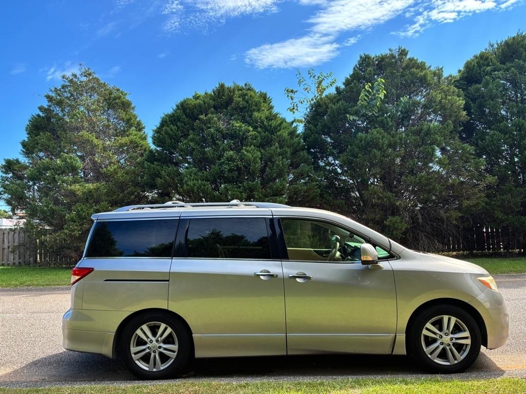 Nissan Quest photo 14