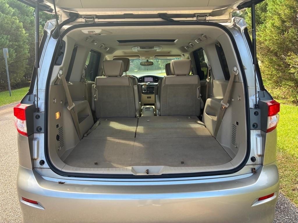 Nissan Quest photo 16