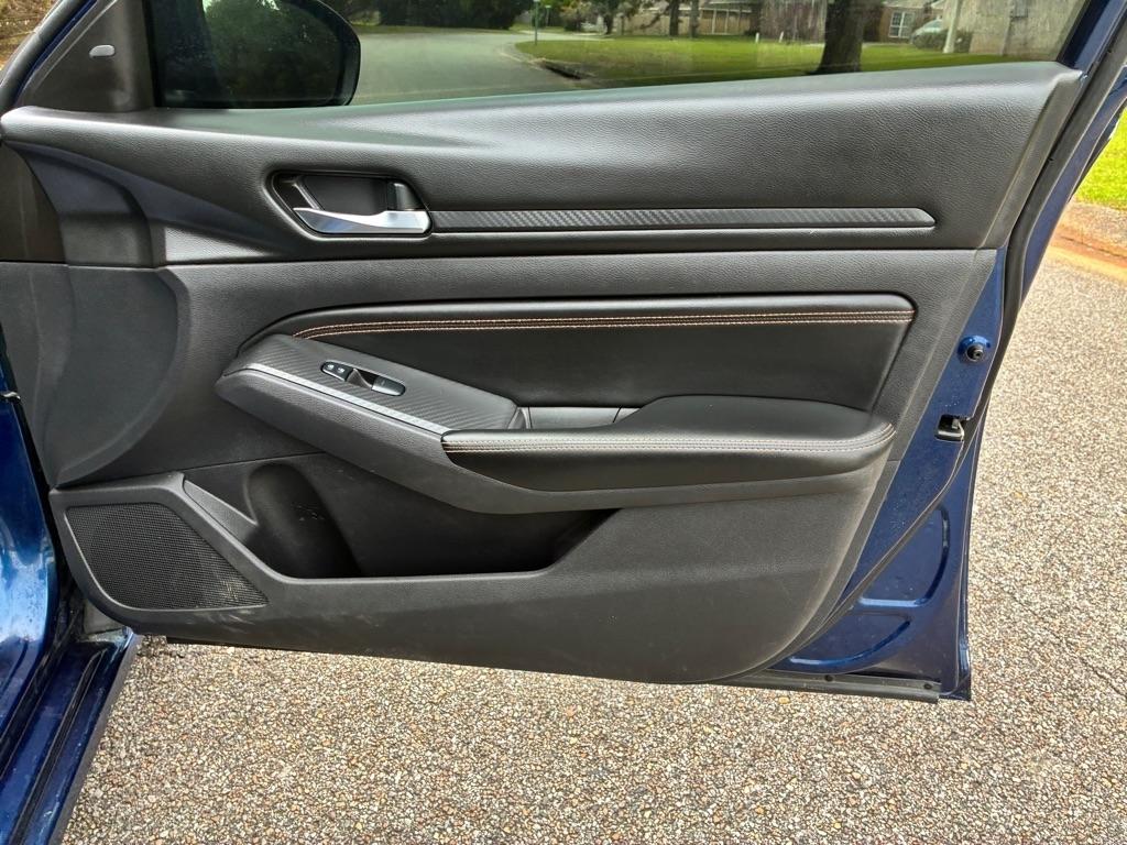 Nissan Altima 2.5 SR Sedan 2019