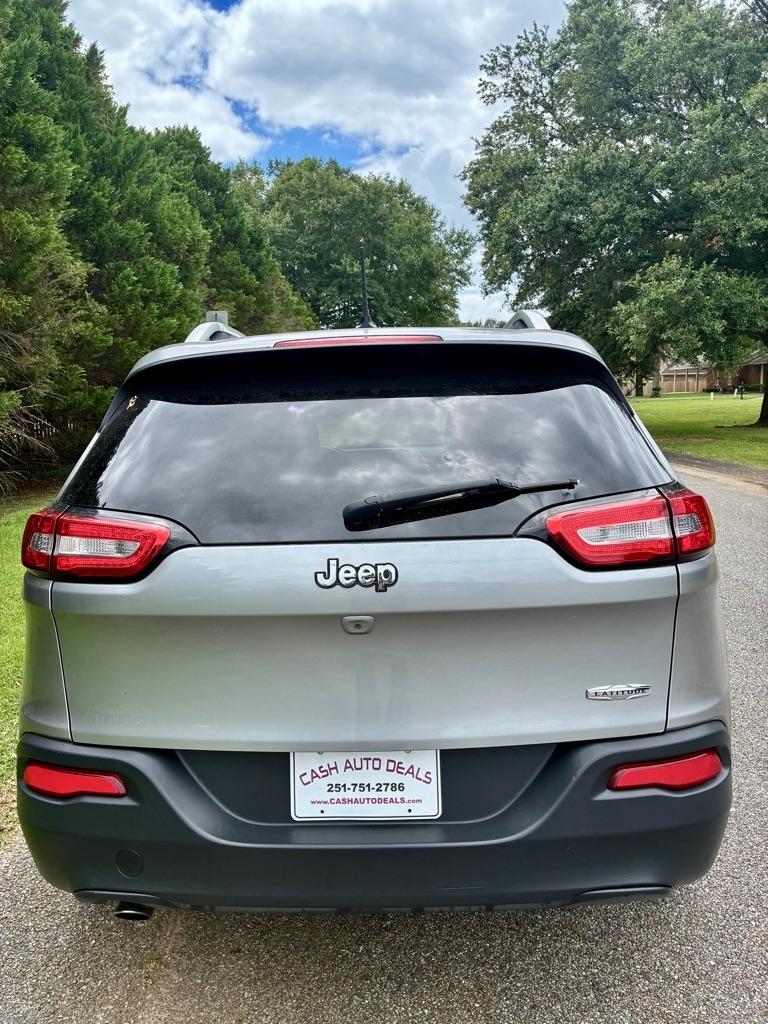 Jeep Cherokee Latitude FWD 2017