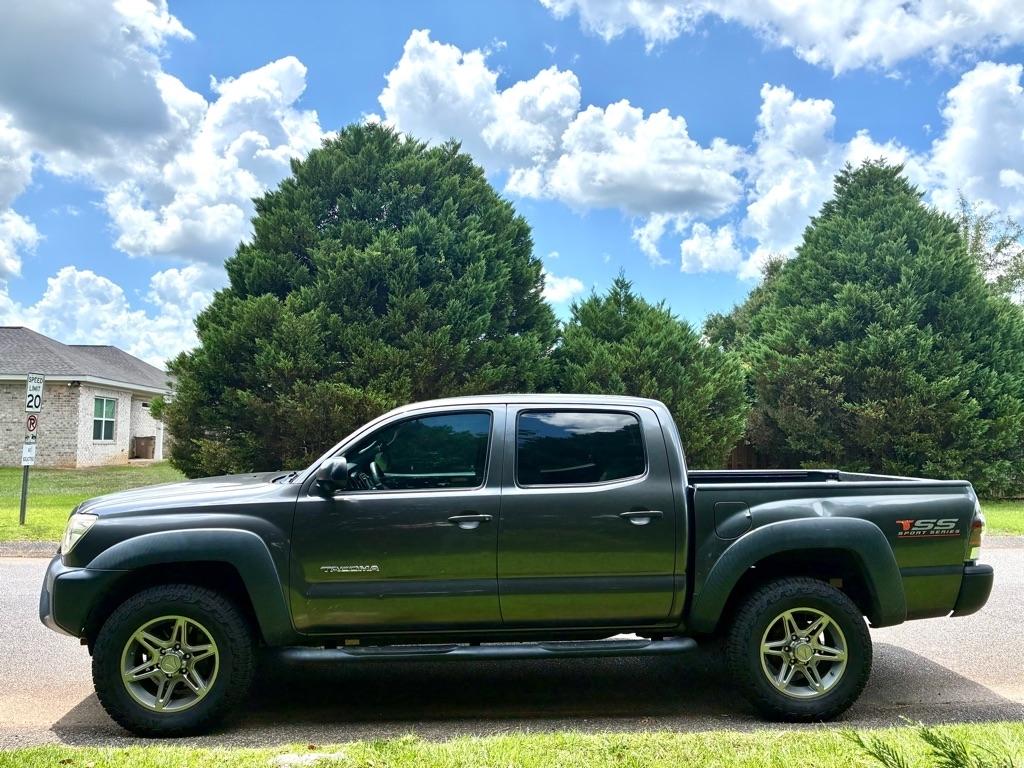 Toyota Tacoma 4WD Double Cab V6 MT (Natl) 2013