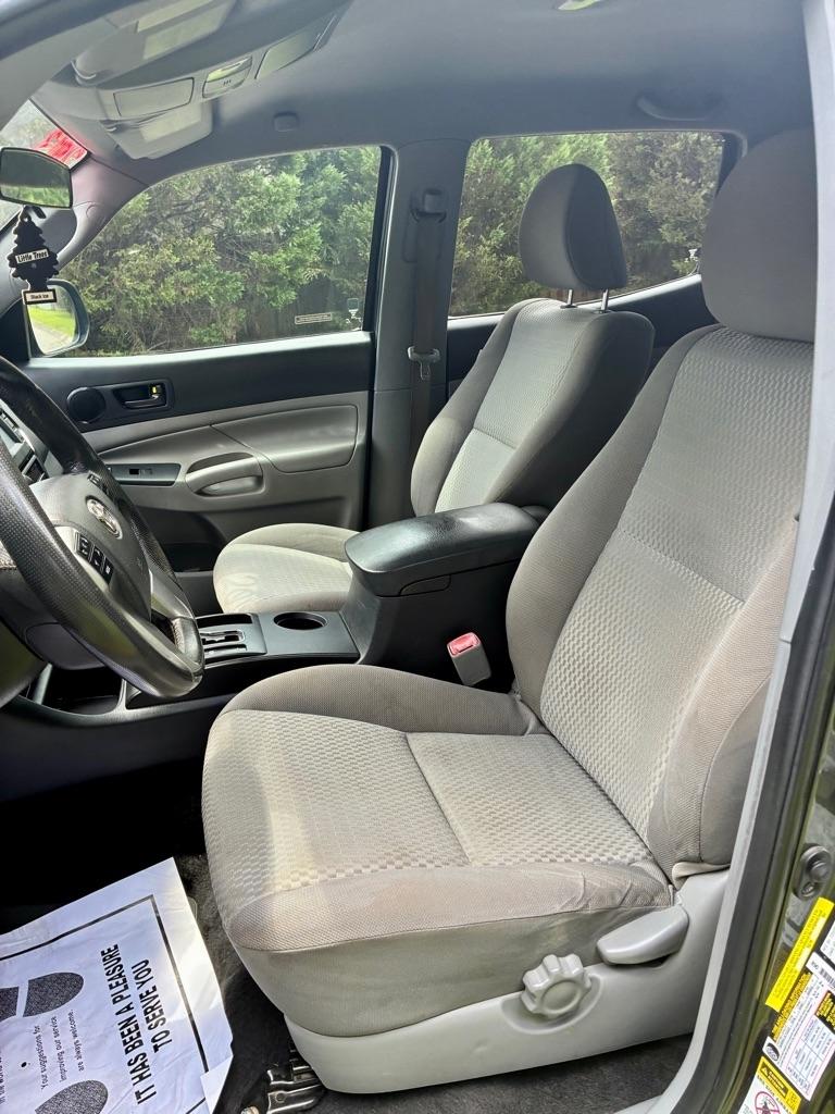 Toyota Tacoma 4WD Double Cab V6 MT (Natl) 2013