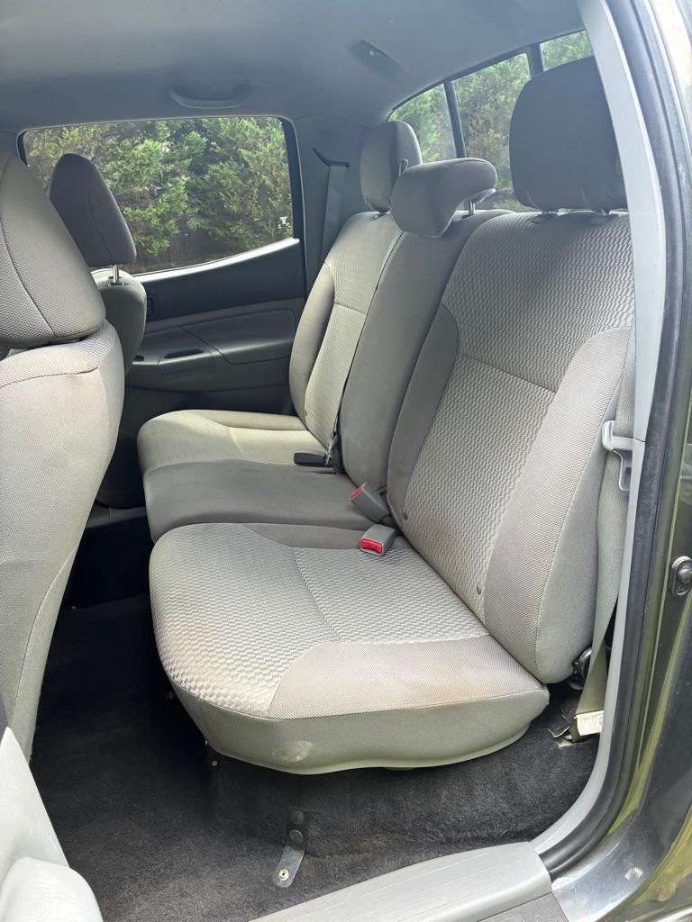 Toyota Tacoma 4WD Double Cab V6 MT (Natl) 2013
