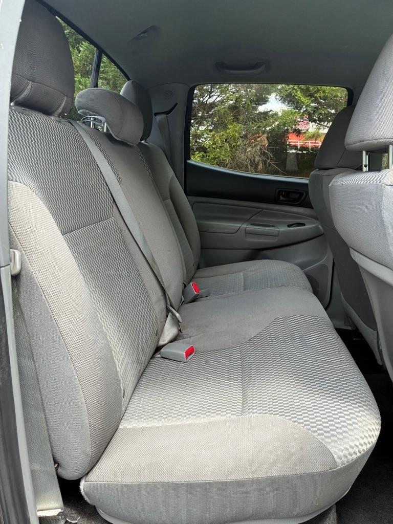 Toyota Tacoma 4WD Double Cab V6 MT (Natl) 2013
