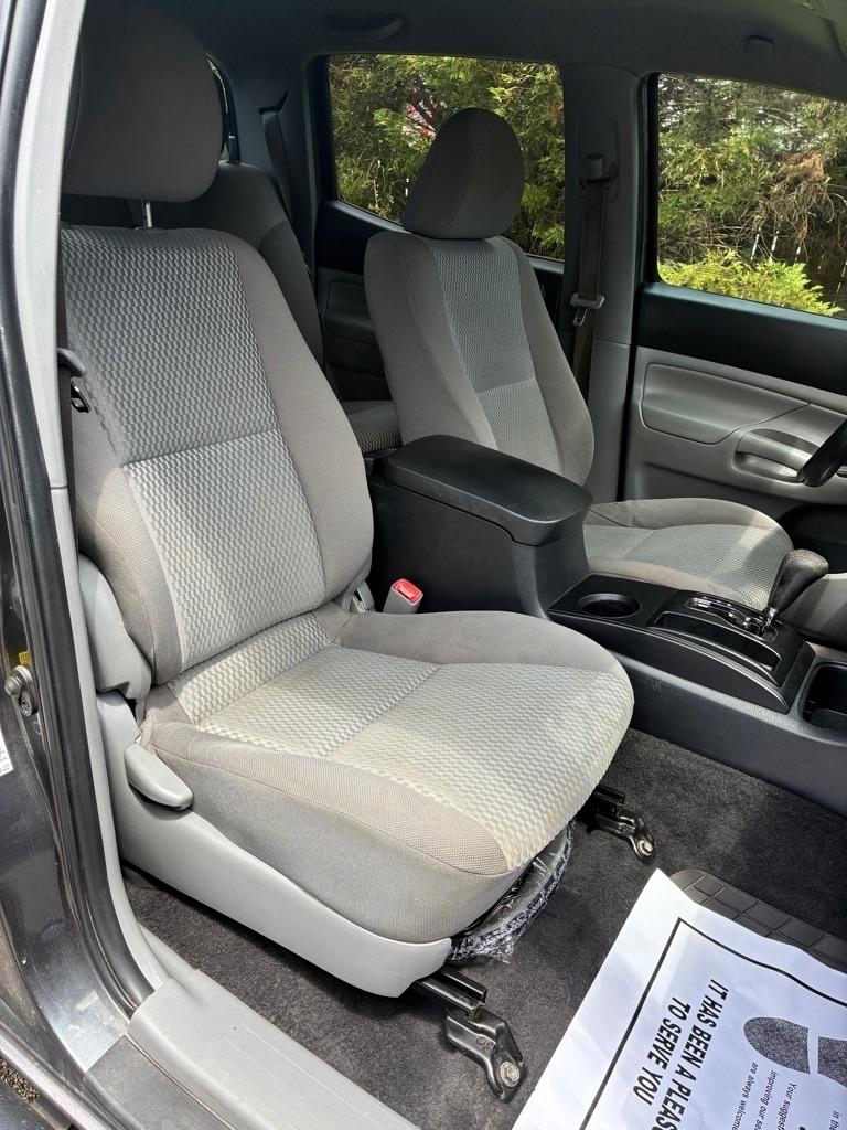 Toyota Tacoma 4WD Double Cab V6 MT (Natl) 2013