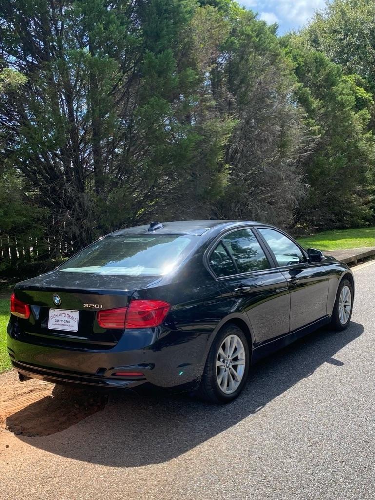 BMW 3 Series 4dr Sdn 320i RWD 2016
