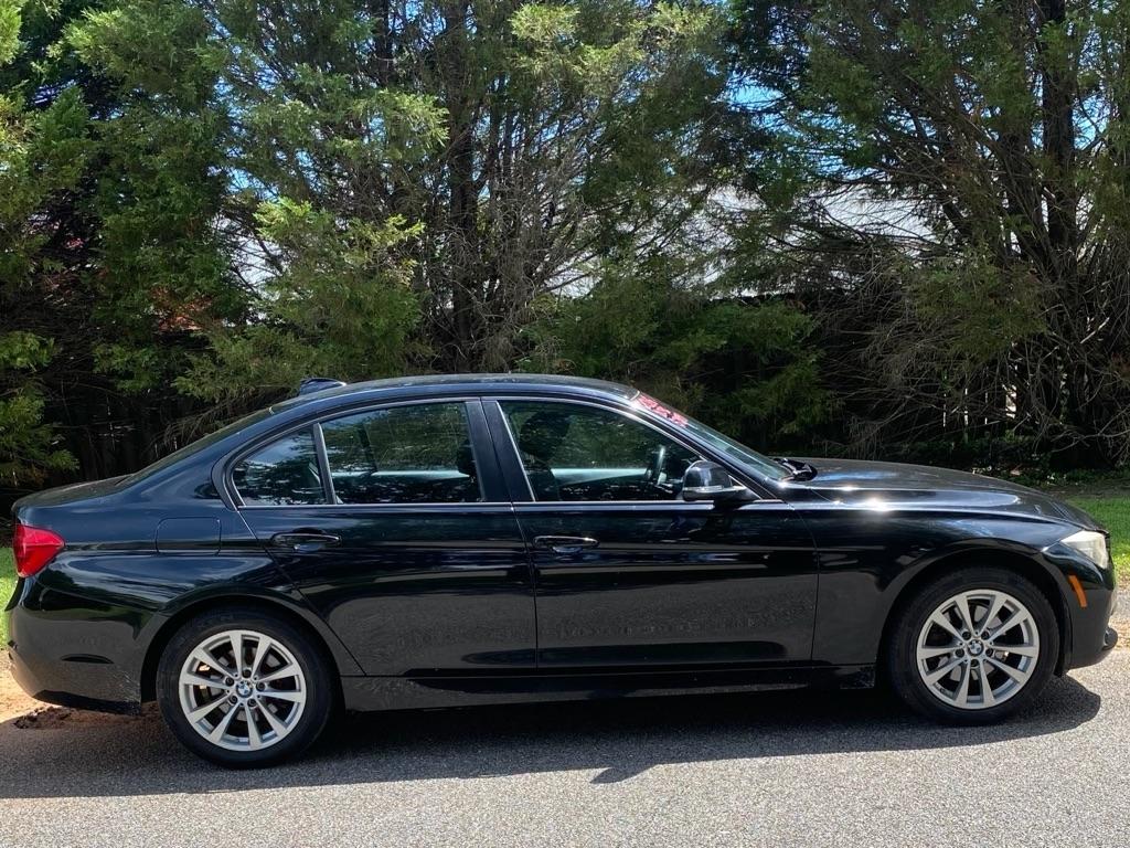 BMW 3 Series 4dr Sdn 320i RWD 2016