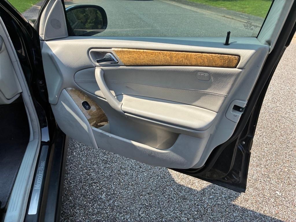 Mercedes-Benz C-Class 4dr Sdn 2.5L Sport RWD 2007