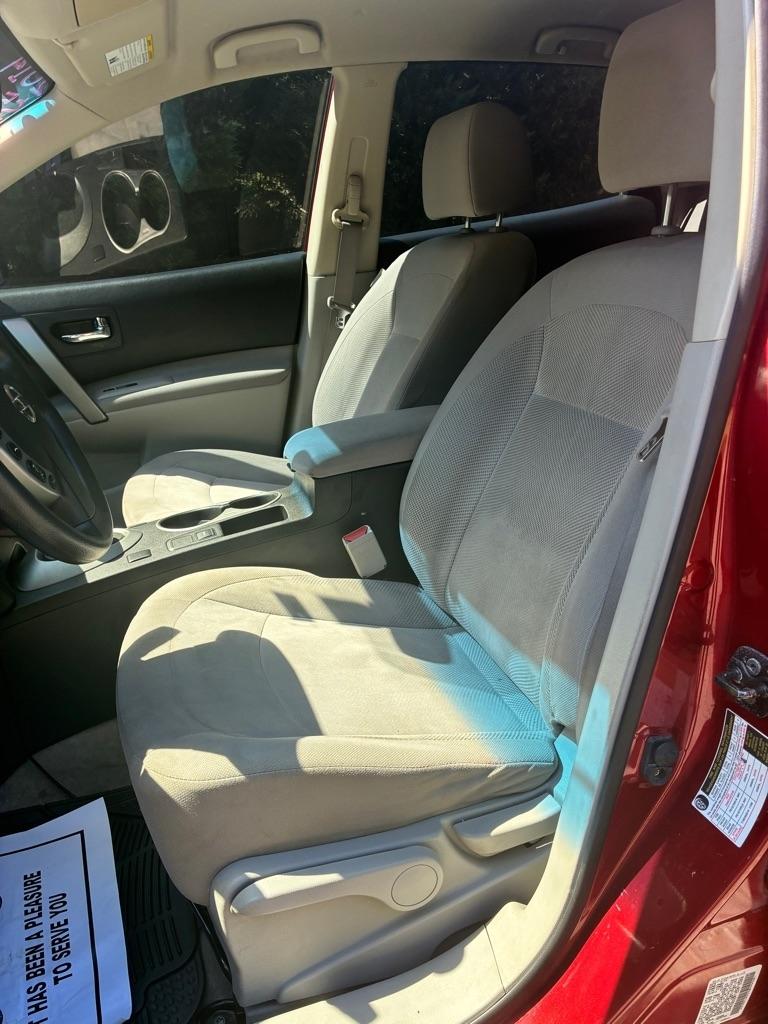 Nissan Rogue Select photo 7
