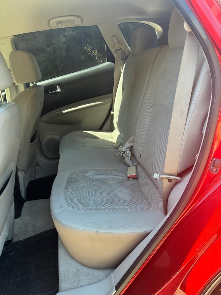 Nissan Rogue Select photo 9