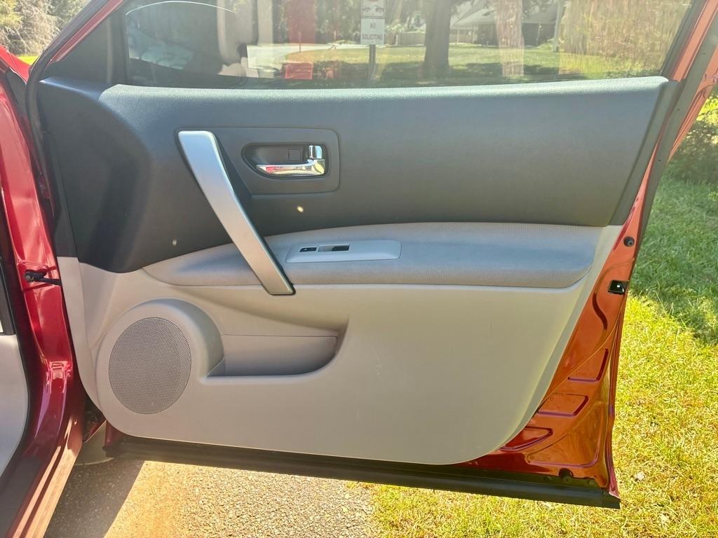 Nissan Rogue Select photo 15