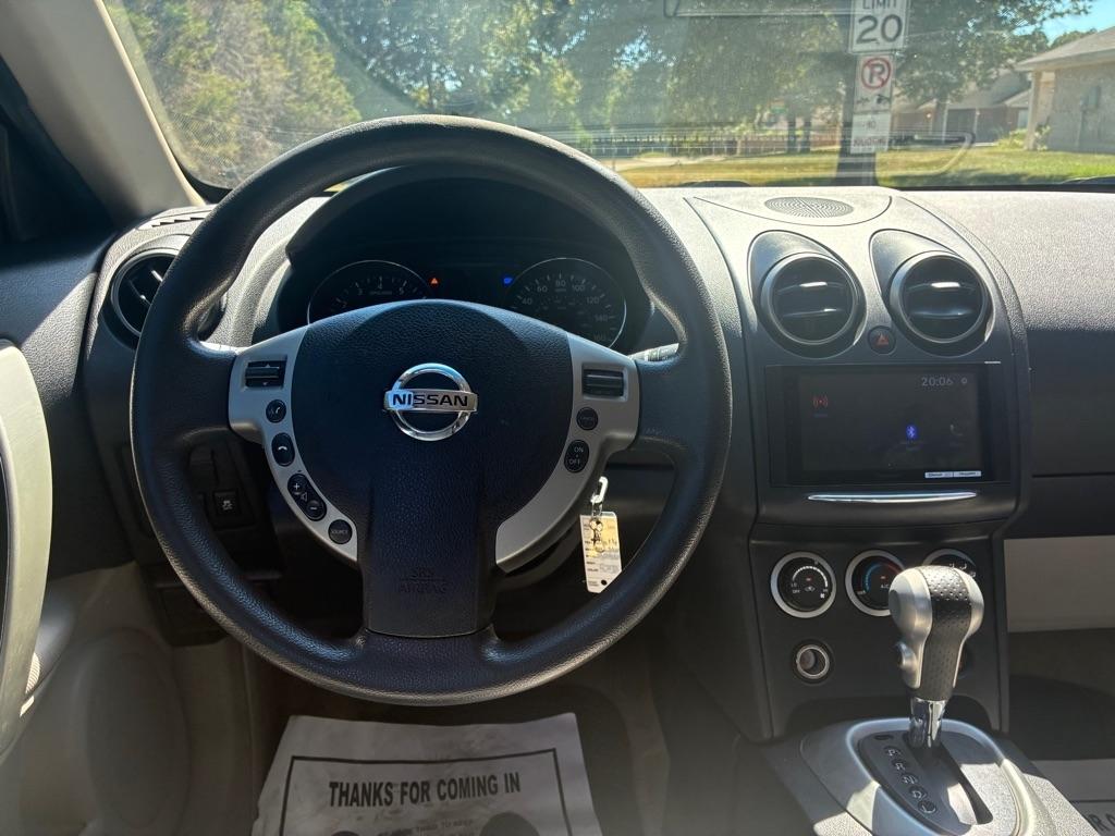 Nissan Rogue Select photo 16