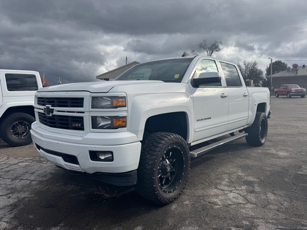 2015 Chevrolet Silverado 1500 LT photo 2