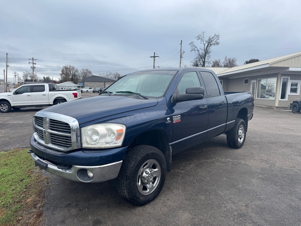 2008 Dodge Ram SLT photo 2