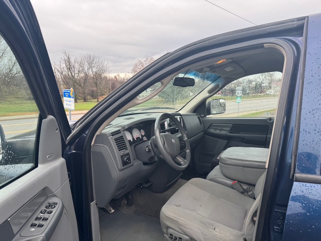 2008 Dodge Ram SLT photo 3