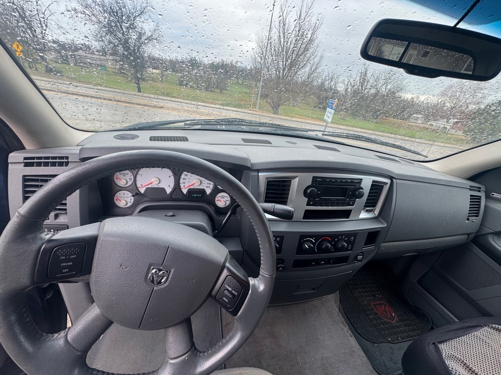 2008 Dodge Ram SLT photo 4