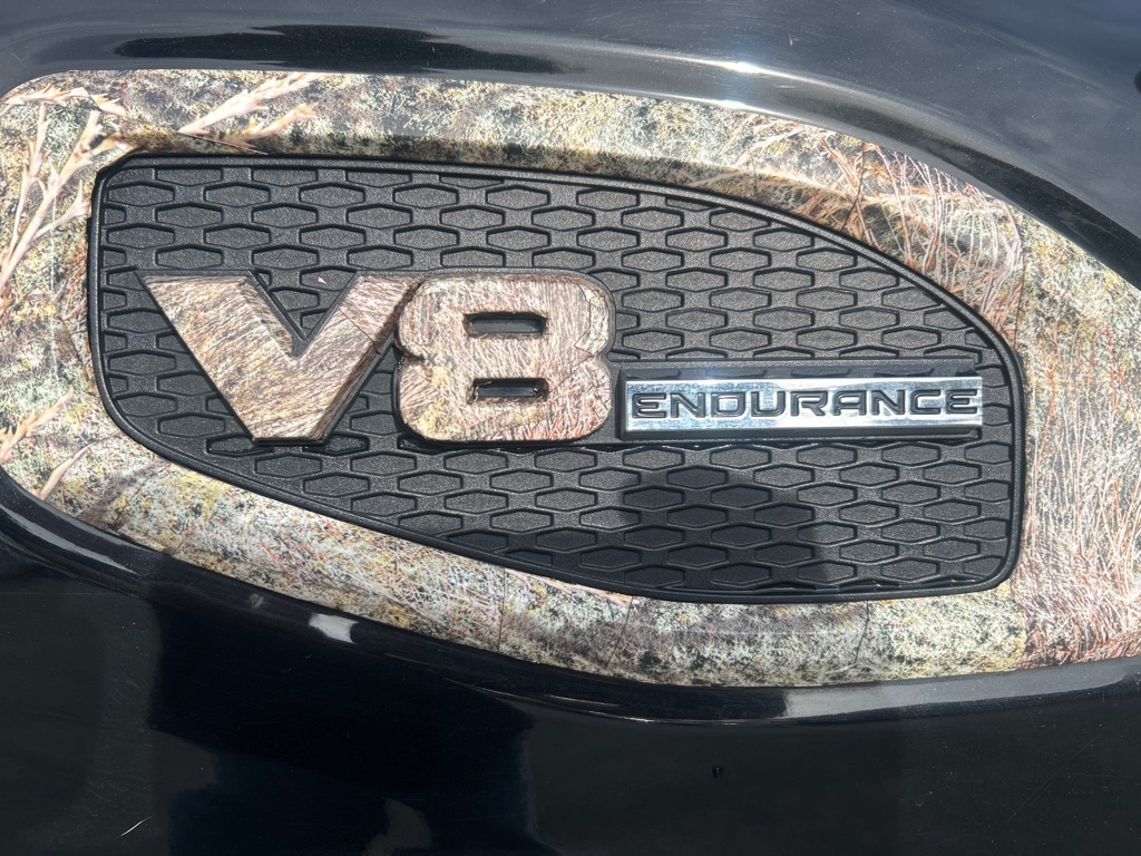 Nissan Titan SV Crew Cab 4WD 2017