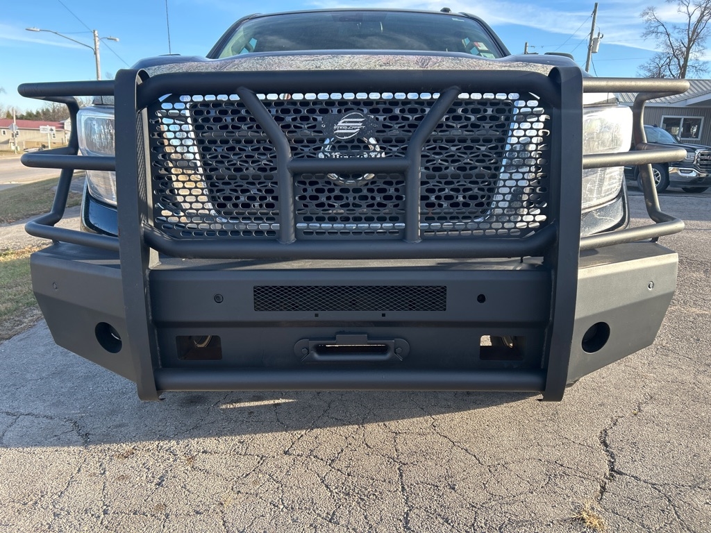 Nissan Titan SV Crew Cab 4WD 2017