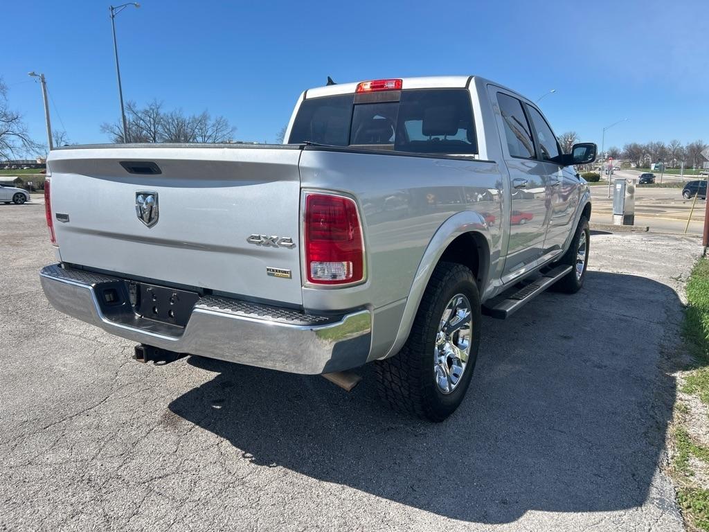 RAM 1500 Laramie Crew Cab SWB 4WD 2016