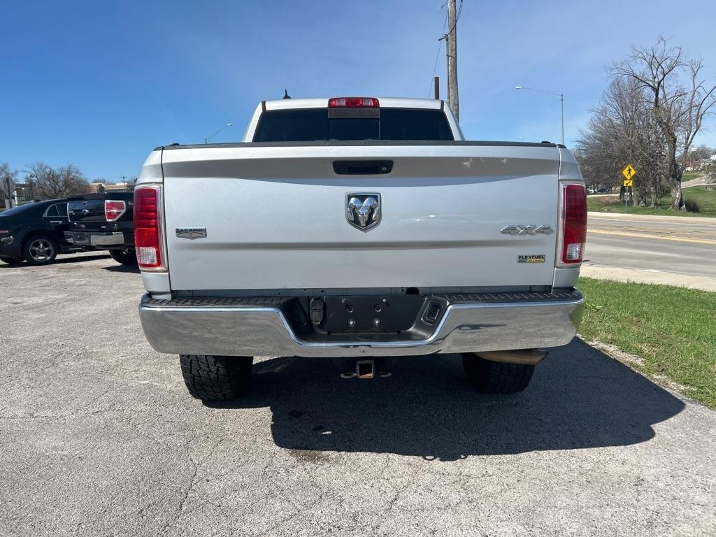 RAM 1500 Laramie Crew Cab SWB 4WD 2016