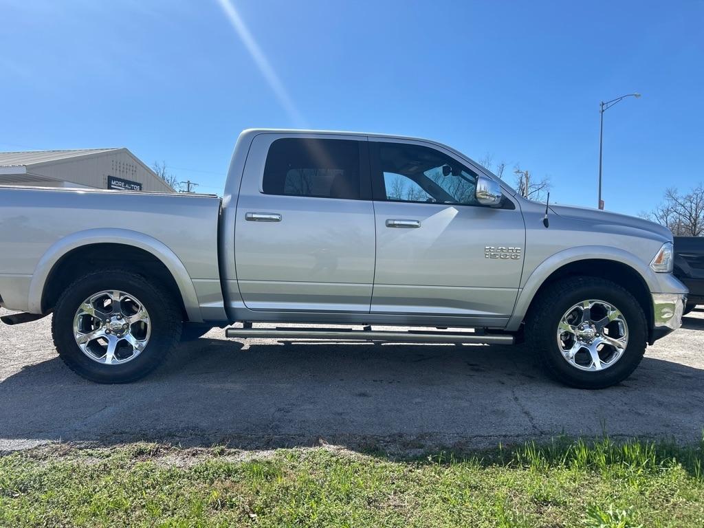 RAM 1500 Laramie Crew Cab SWB 4WD 2016