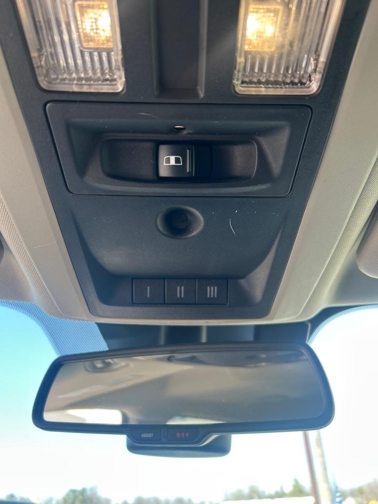 RAM 1500 Laramie Crew Cab SWB 4WD 2016