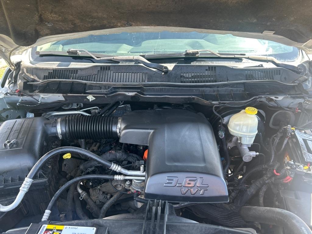 RAM 1500 Laramie Crew Cab SWB 4WD 2016