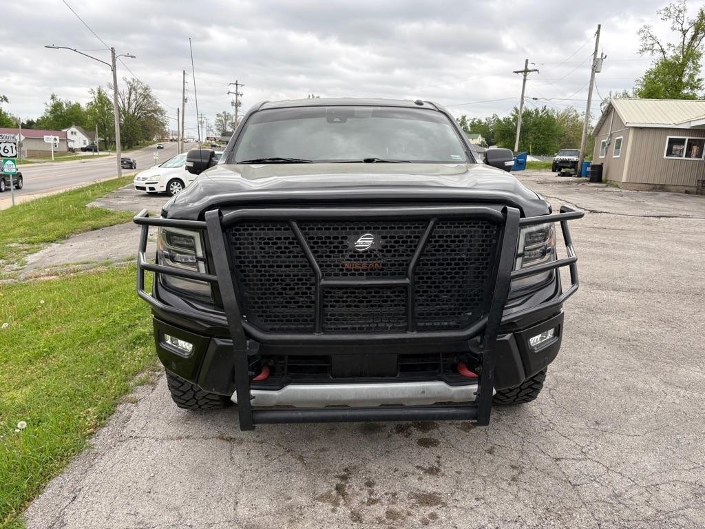 Nissan Titan PRO-4X Crew Cab 4WD 2020