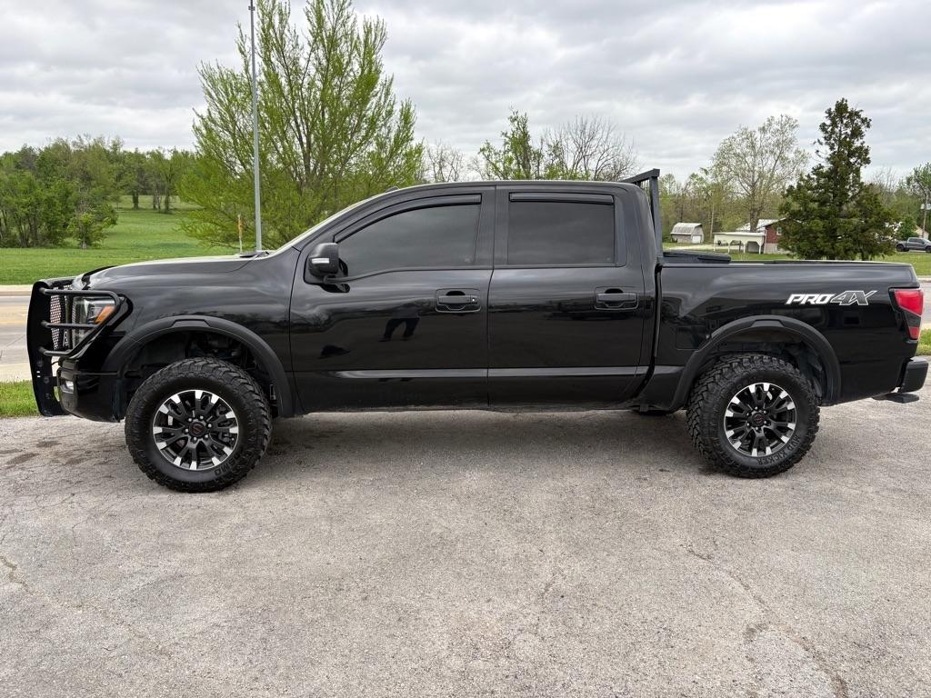 Nissan Titan PRO-4X Crew Cab 4WD 2020