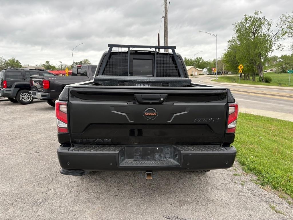 Nissan Titan PRO-4X Crew Cab 4WD 2020