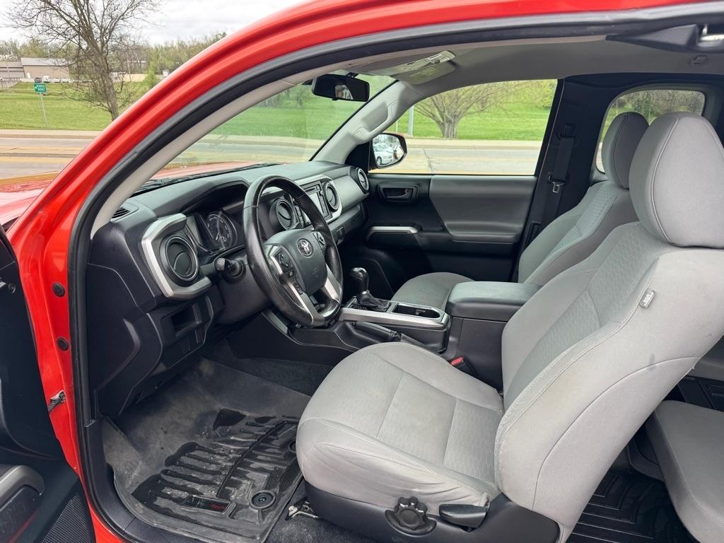 Toyota Tacoma SR5 Access Cab V6 6AT 4WD 2016