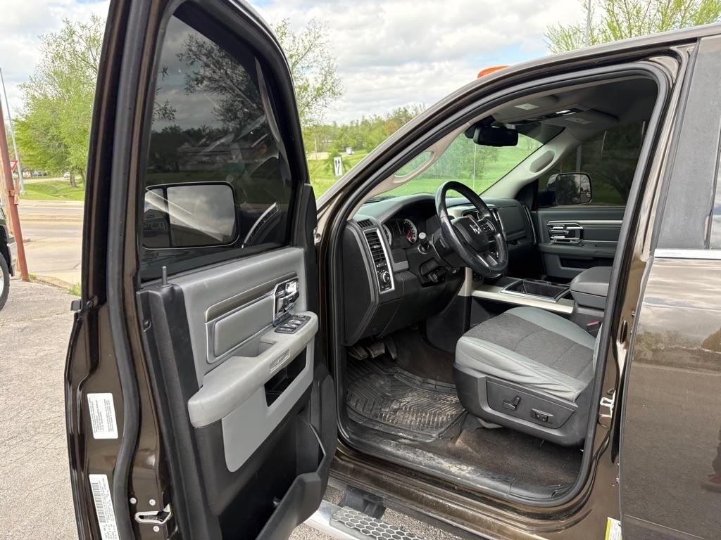 RAM 1500 SLT Crew Cab SWB 4WD 2014