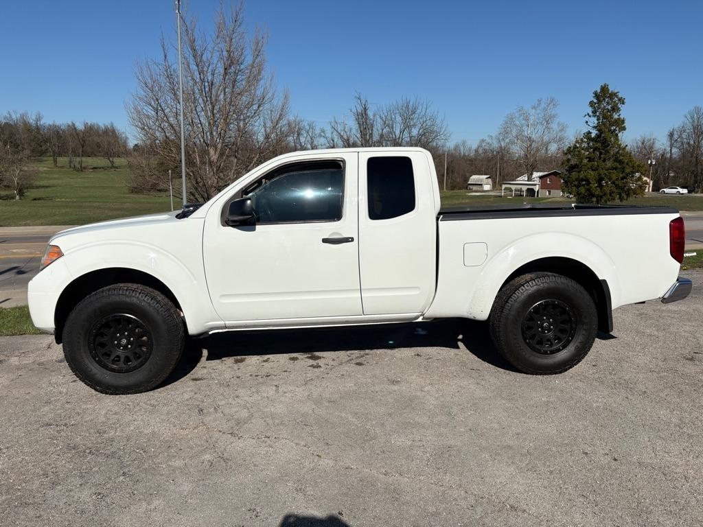 Nissan Frontier SV King Cab 5AT 4WD 2017