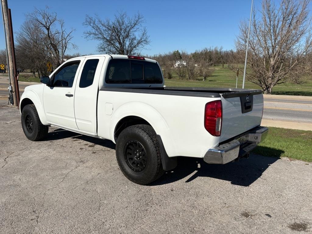 Nissan Frontier SV King Cab 5AT 4WD 2017